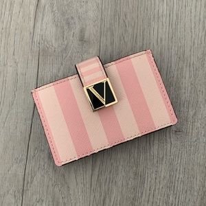 VICTORIA’S SECRET Signature Accordion Card Holder